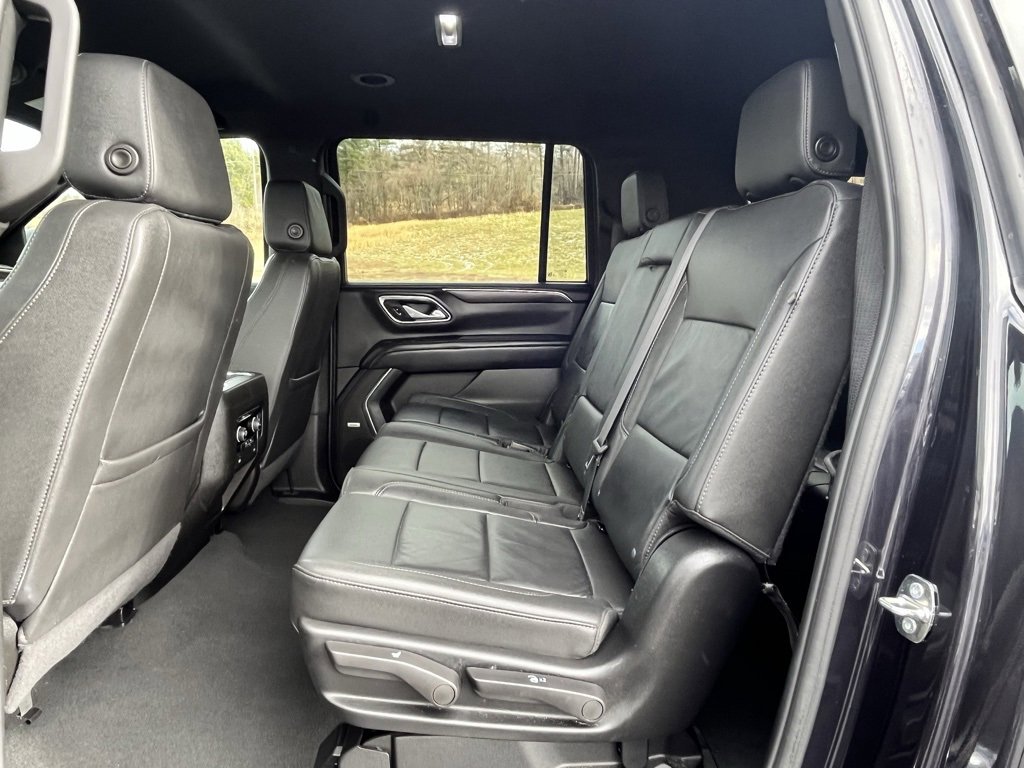 Used 2024 Chevrolet Suburban LT image 15