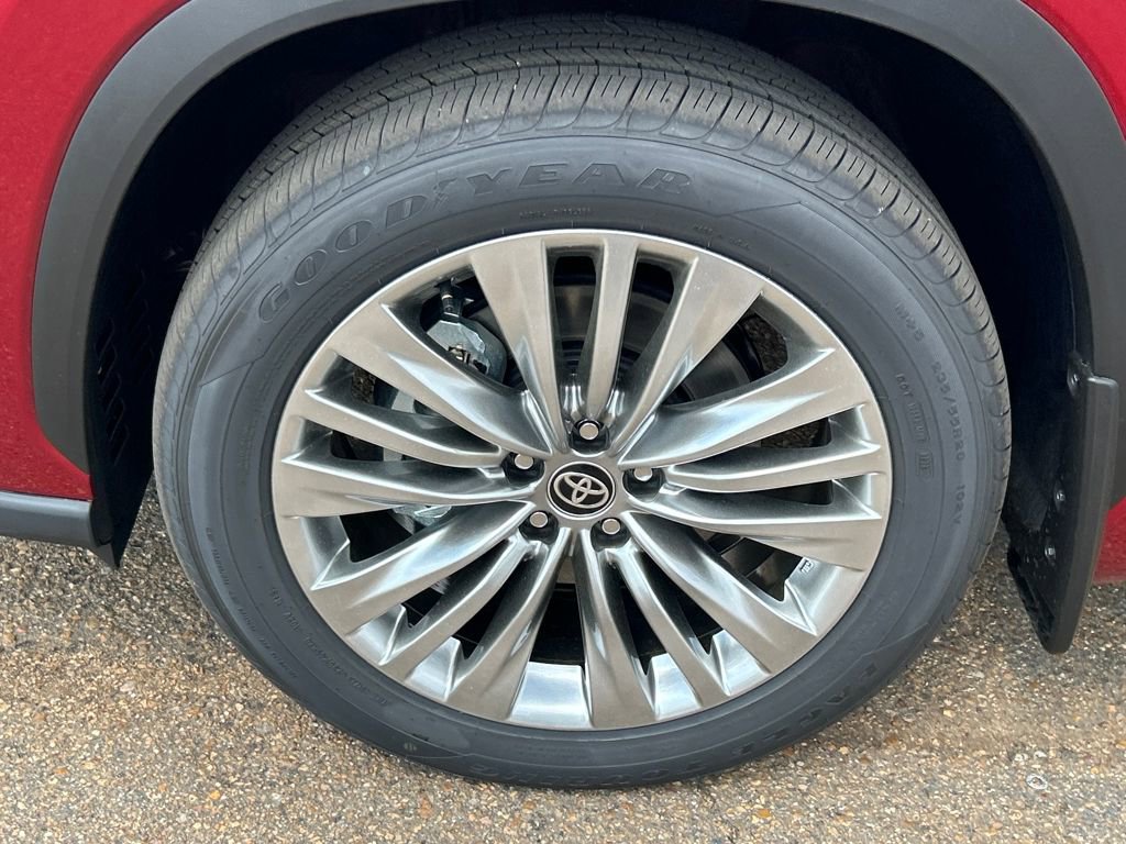 New 2026 Toyota Highlander Platinum image 29
