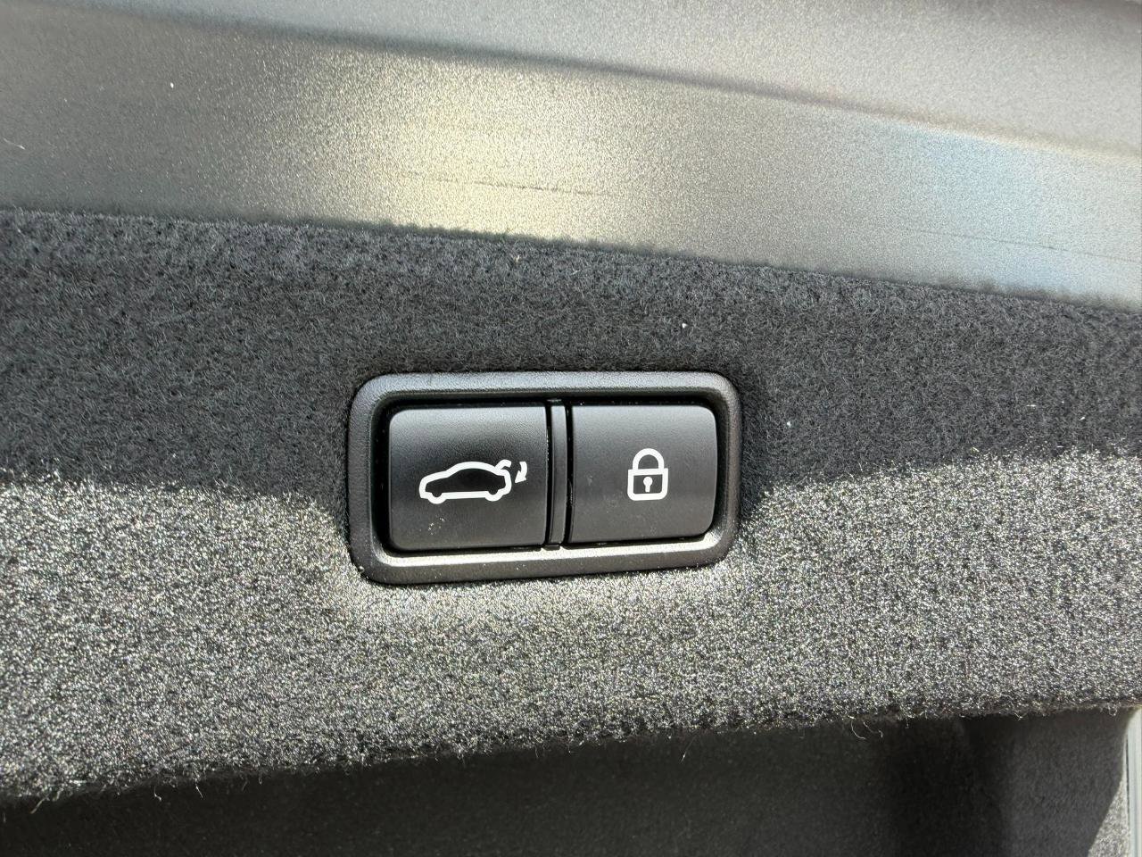 Used 2020 Genesis G90 3.3T Premium image 45