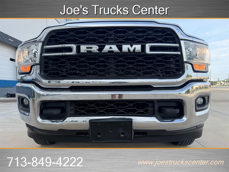Used 2020 RAM 3500 Tradesman w/ Chrome Appearance Group RWD image 30