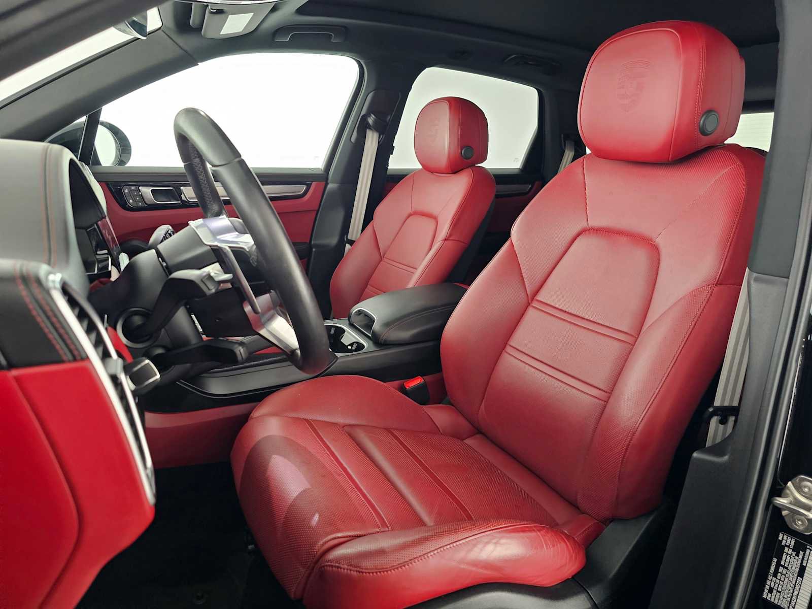 Used 2022 Porsche Cayenne Platinum Edition image 21