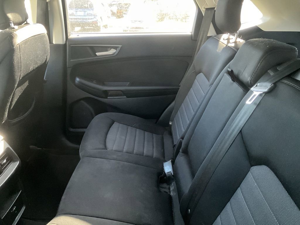 Used 2017 Ford Edge SE image 8