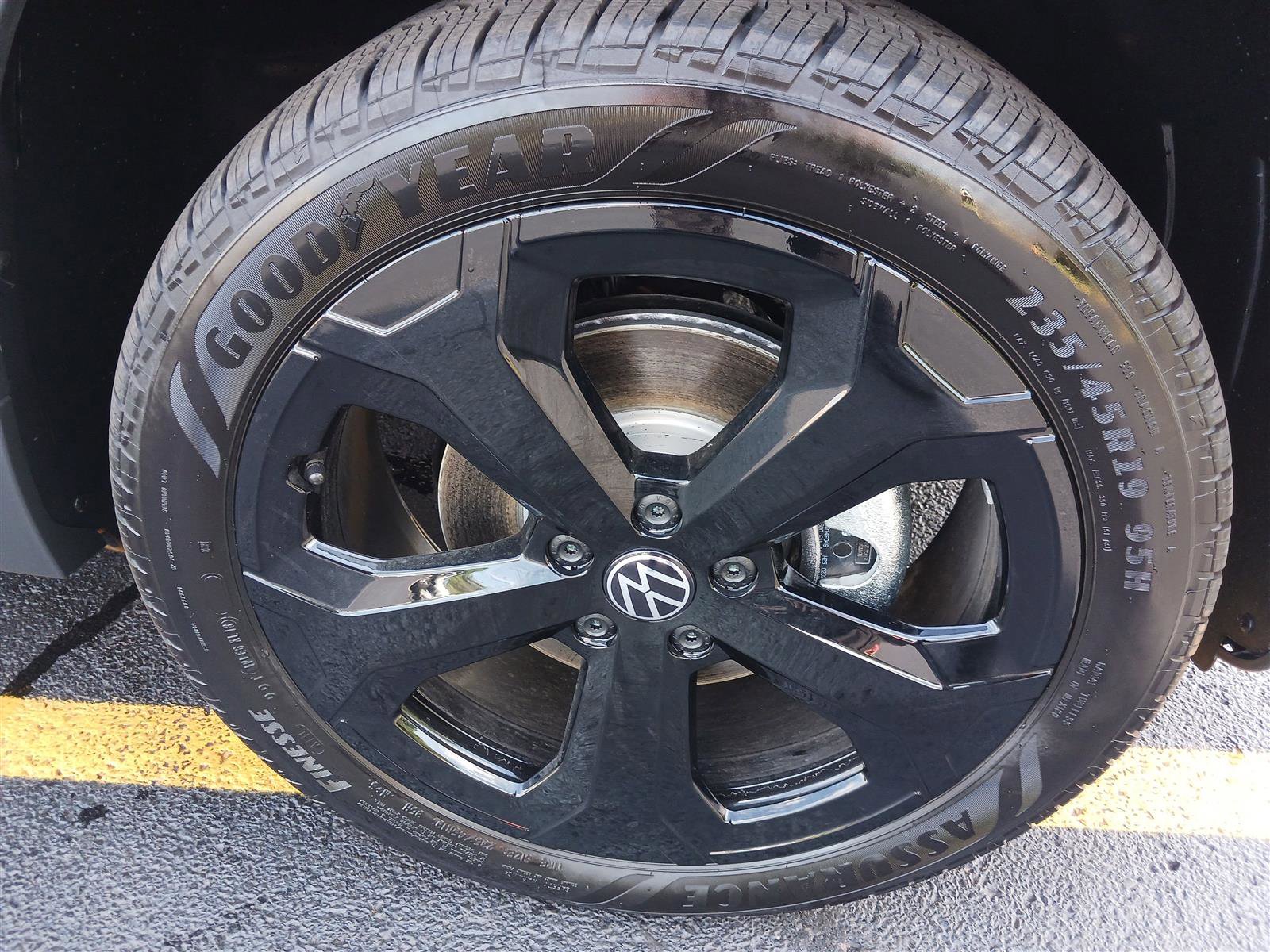 New 2025 Volkswagen Taos SEL image 37