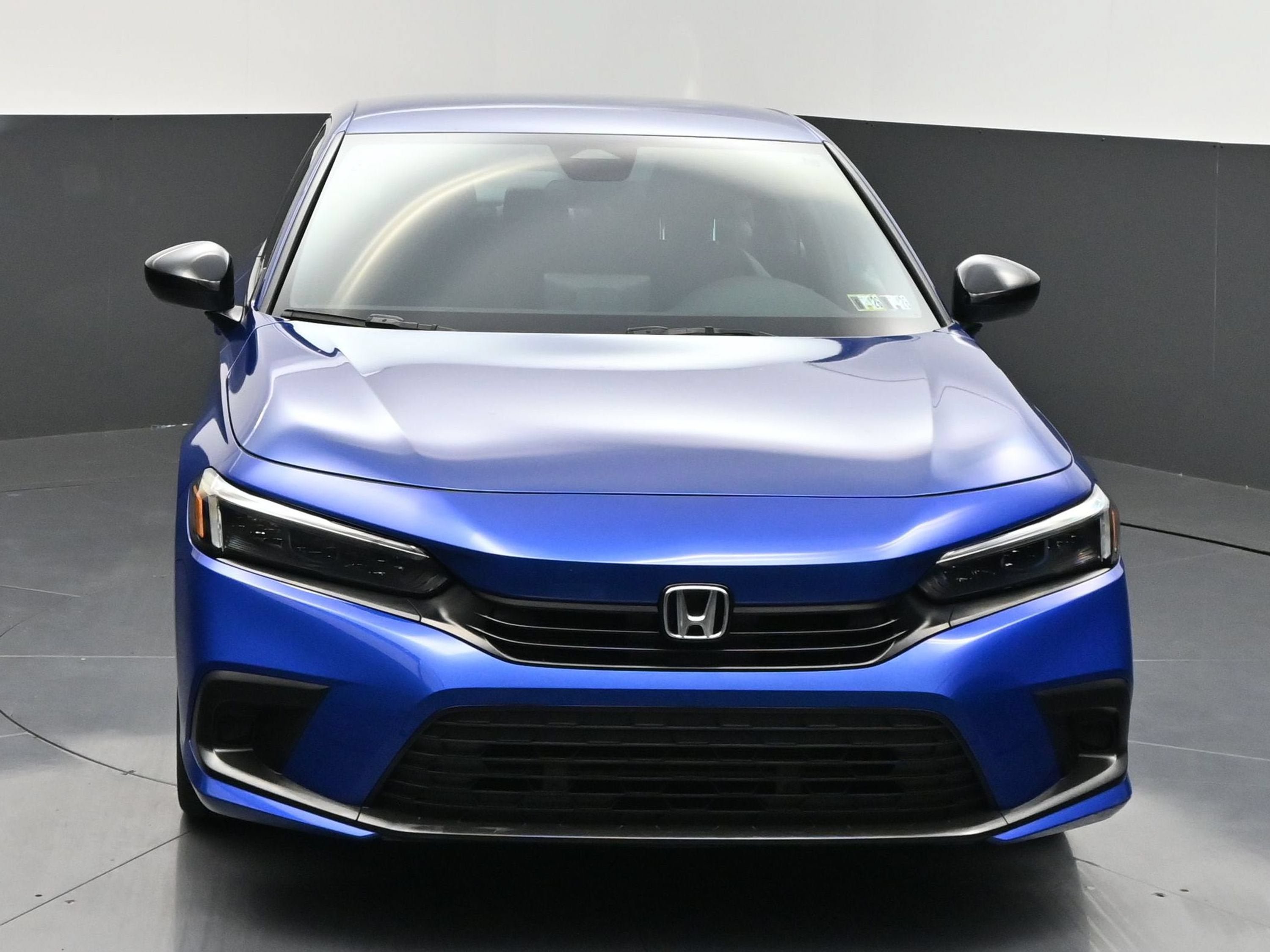 Used 2023 Honda Civic Sport image 2
