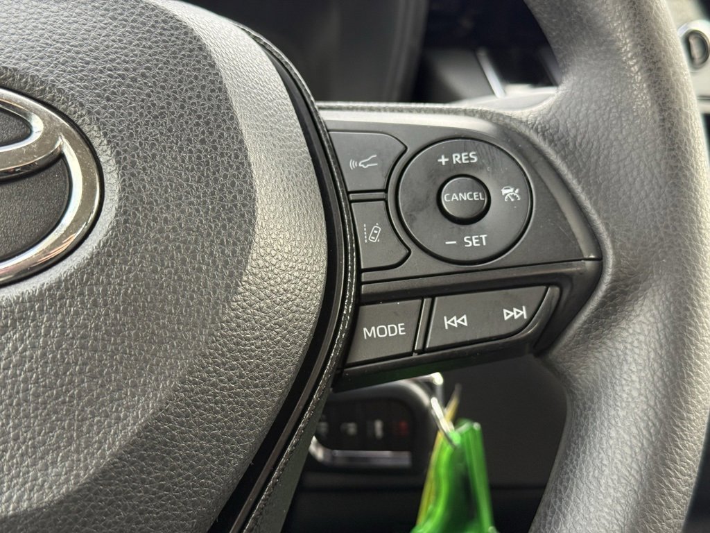 Used 2021 Toyota Corolla LE image 21