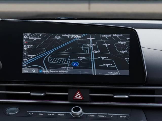 New 2025 Hyundai Elantra SEL FWD image 13