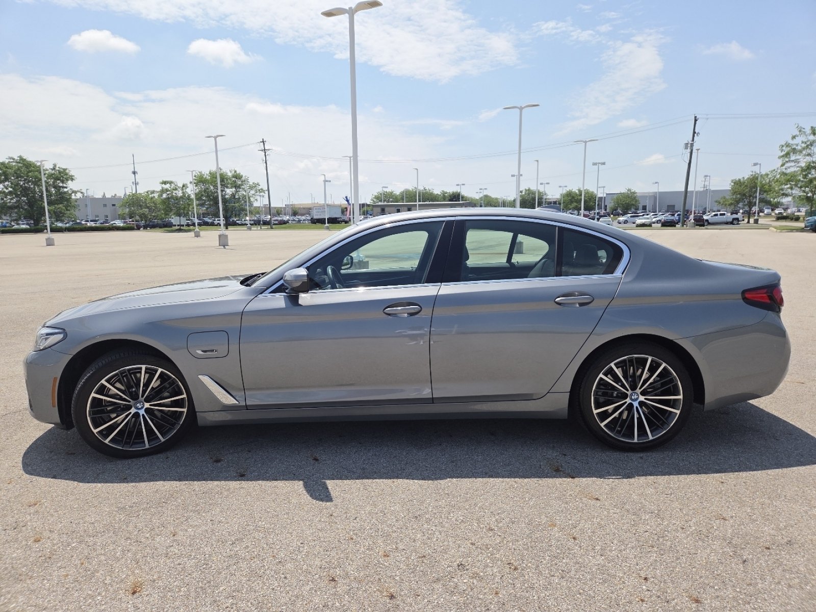 Used 2023 BMW 530e xDrive AWD/4WD image 15