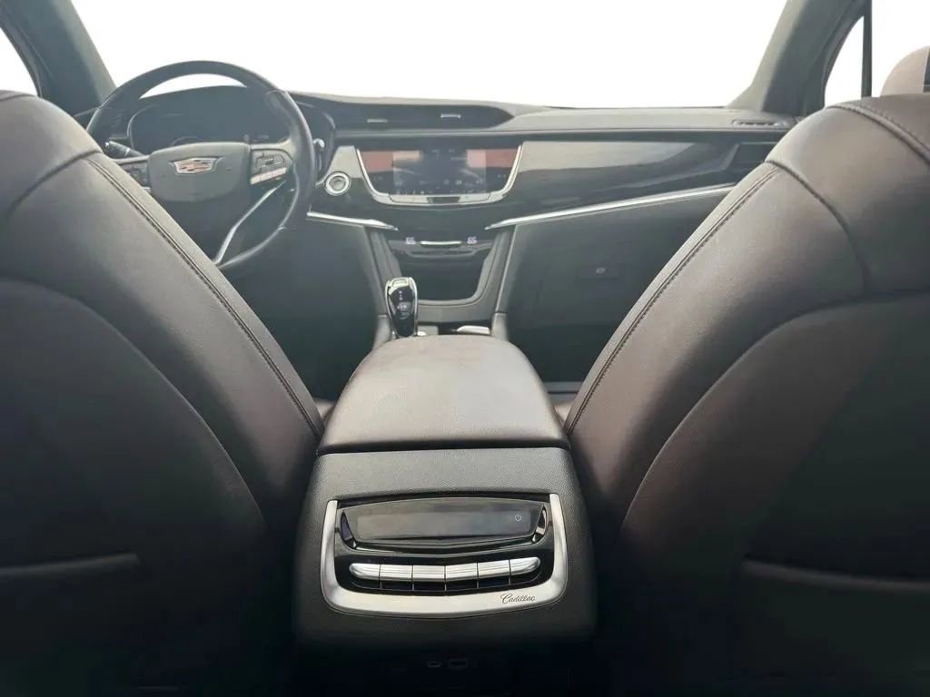 Used 2021 Cadillac XT6 Premium Luxury w/ LPO, Floor Liner Package image 20