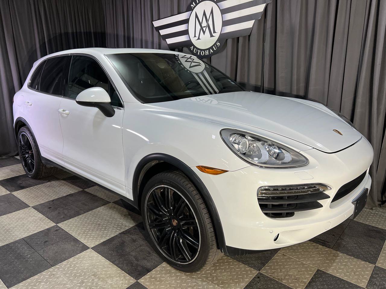 Used 2014 Porsche Cayenne AWD/4WD image 1