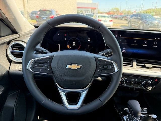 New 2026 Chevrolet Trax LT w/ Midnight Edition FWD image 18