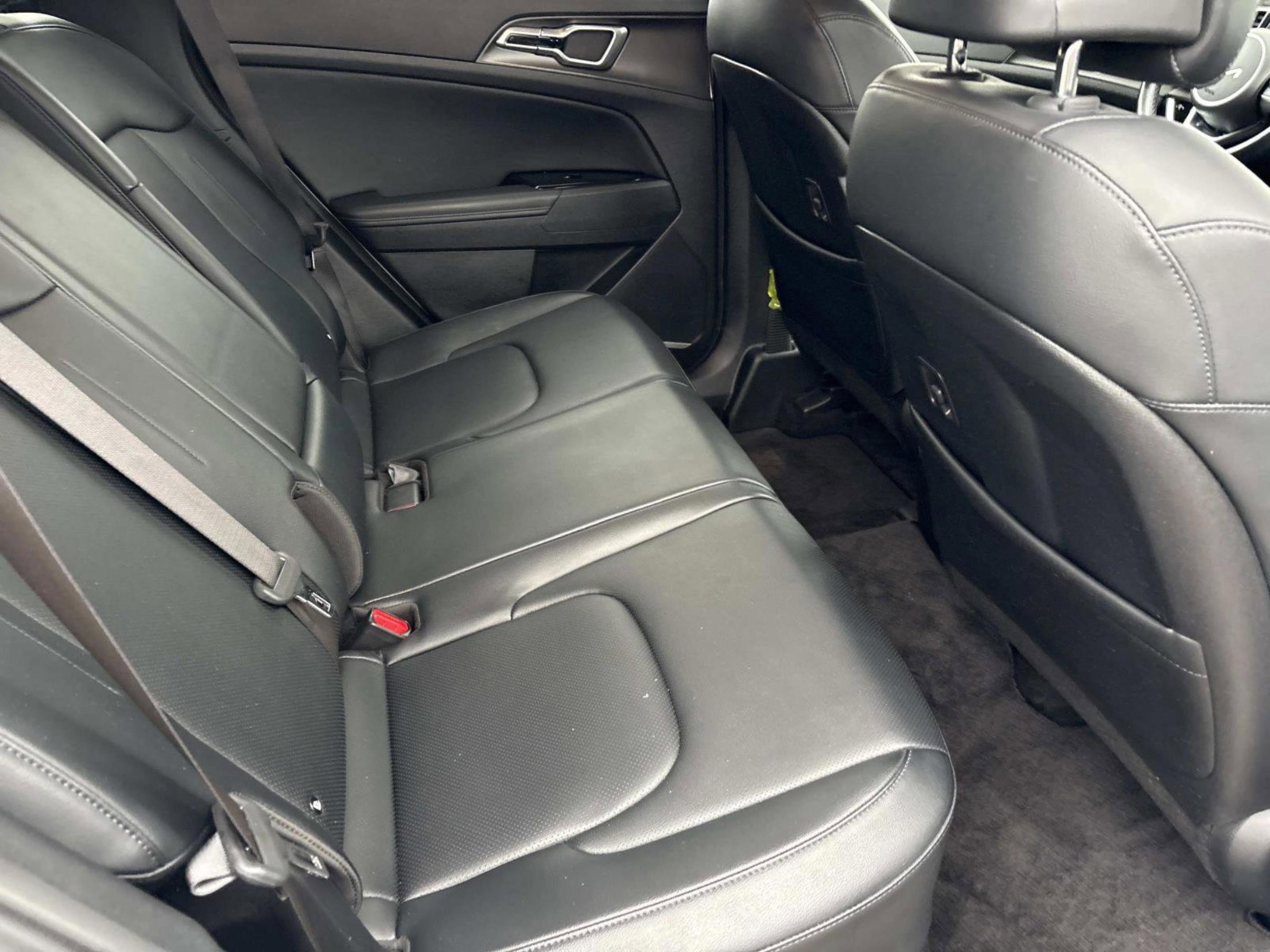 Used 2023 Kia Sportage EX image 20