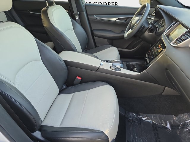 Certified 2025 INFINITI QX55 Essential image 10