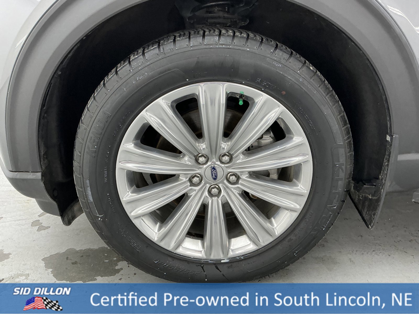 Used 2021 Ford Explorer Limited w/ Hybrid Equipment Group 310A image 18