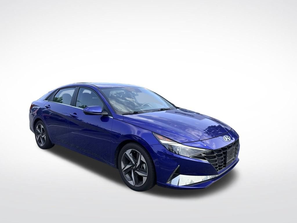 Used 2021 Hyundai Elantra SEL w/ Convenience + Premium Package FWD image 2