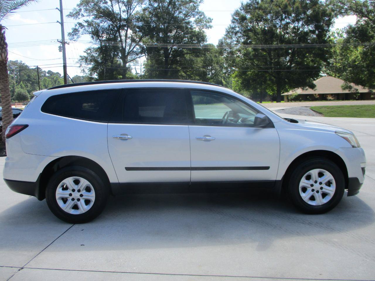 Used 2015 Chevrolet Traverse LS FWD image 26