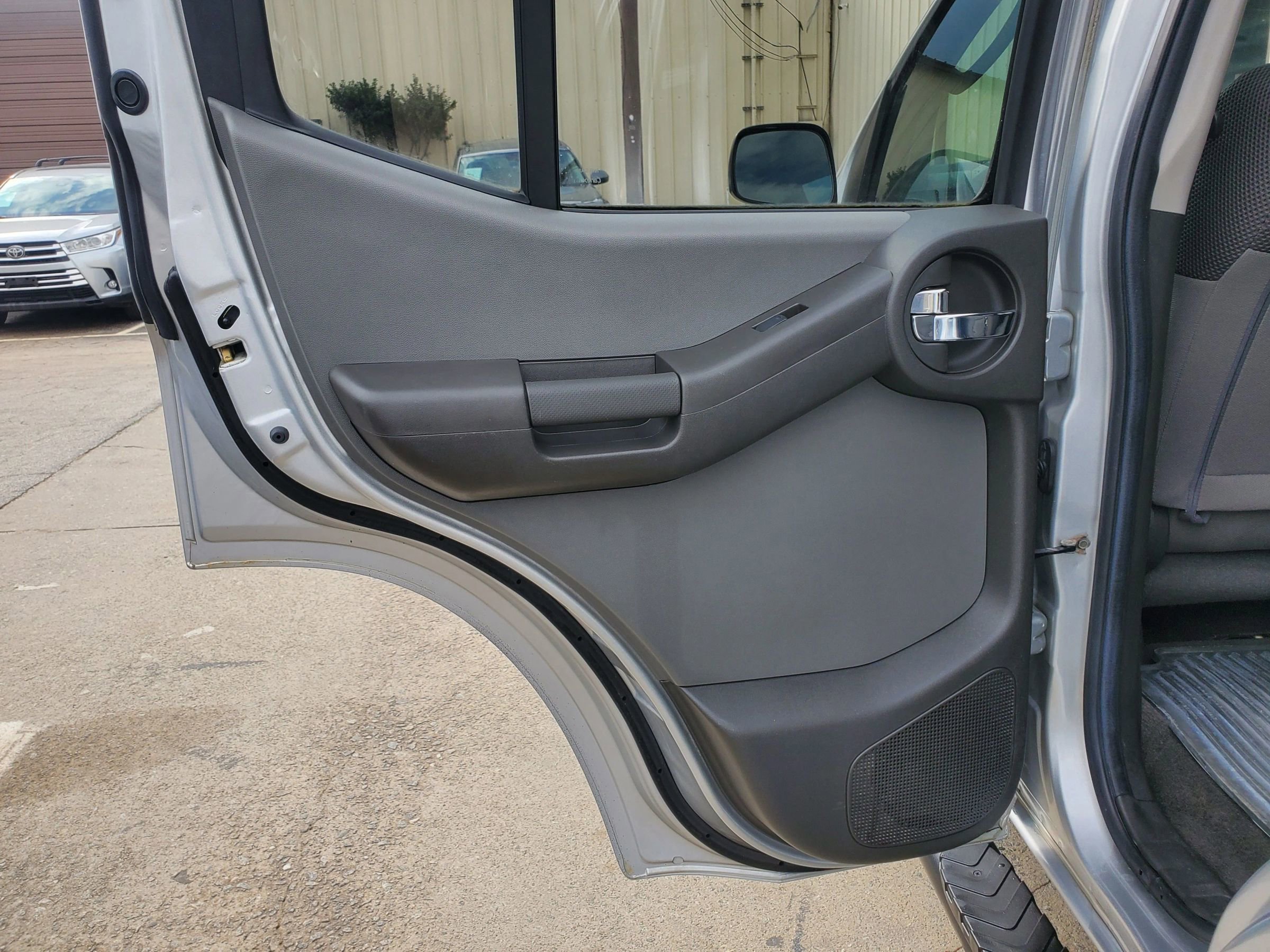 Used 2006 Nissan Xterra S w/ (K92) Protection Pkg image 18