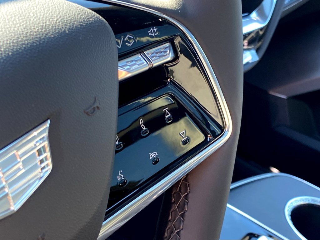 New 2024 Cadillac Lyriq Luxury image 12