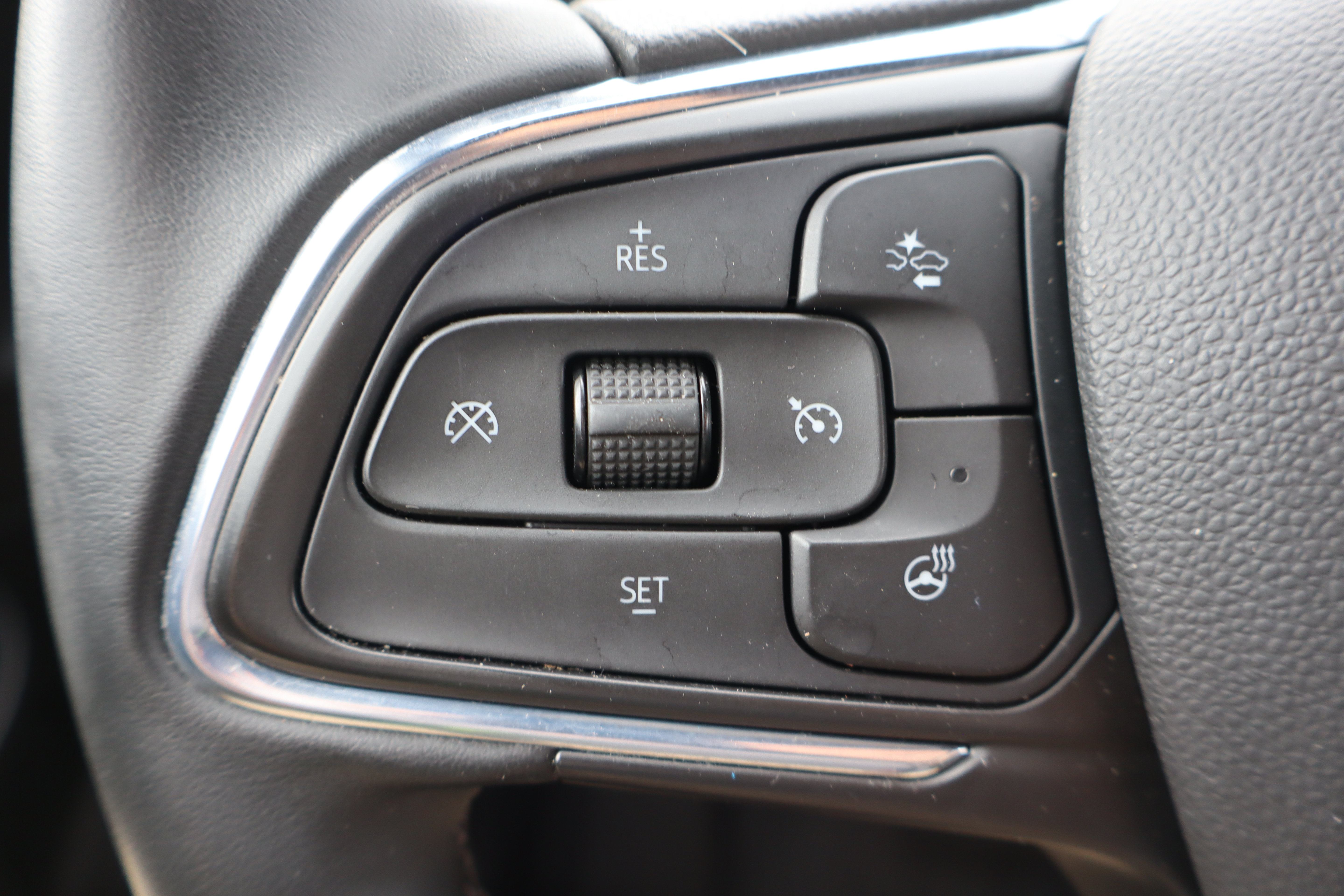 Used 2024 Buick Envista Sport Touring w/ Convenience I Package FWD image 16