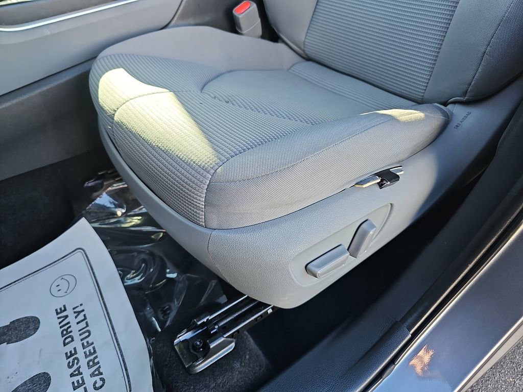 Used 2023 Toyota Highlander L image 35