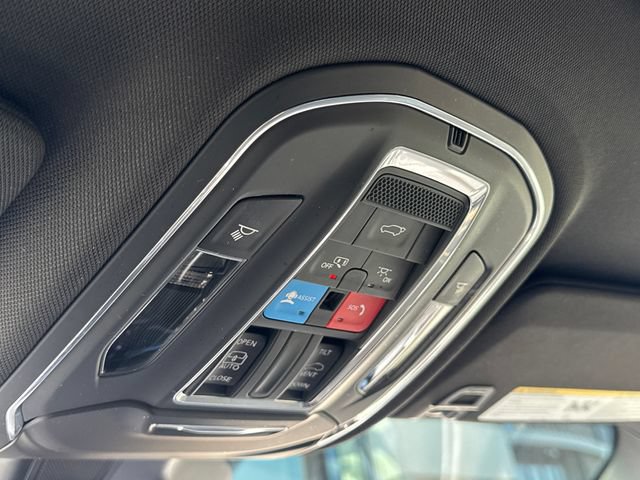 Used 2023 Jeep Grand Cherokee L Laredo AWD/4WD image 29