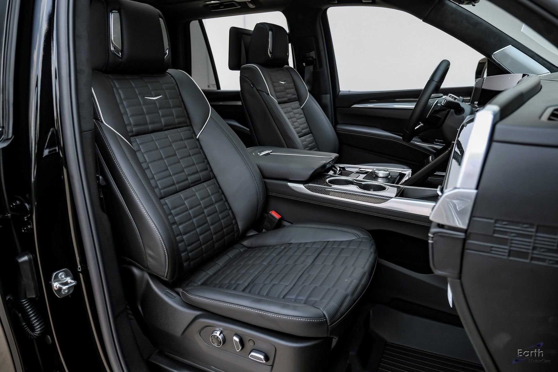 Used 2026 Cadillac Escalade V w/ LPO, Floor Liner Package image 47