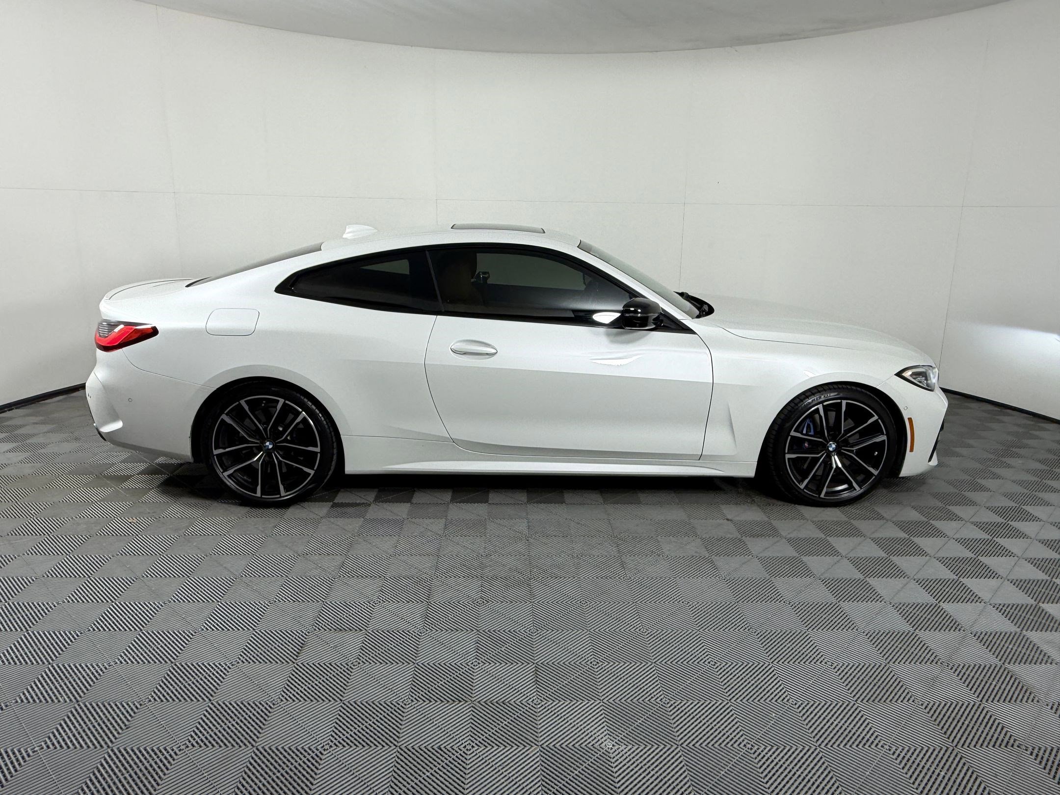 Used 2023 BMW M440i Coupe w/ Premium Package RWD image 8