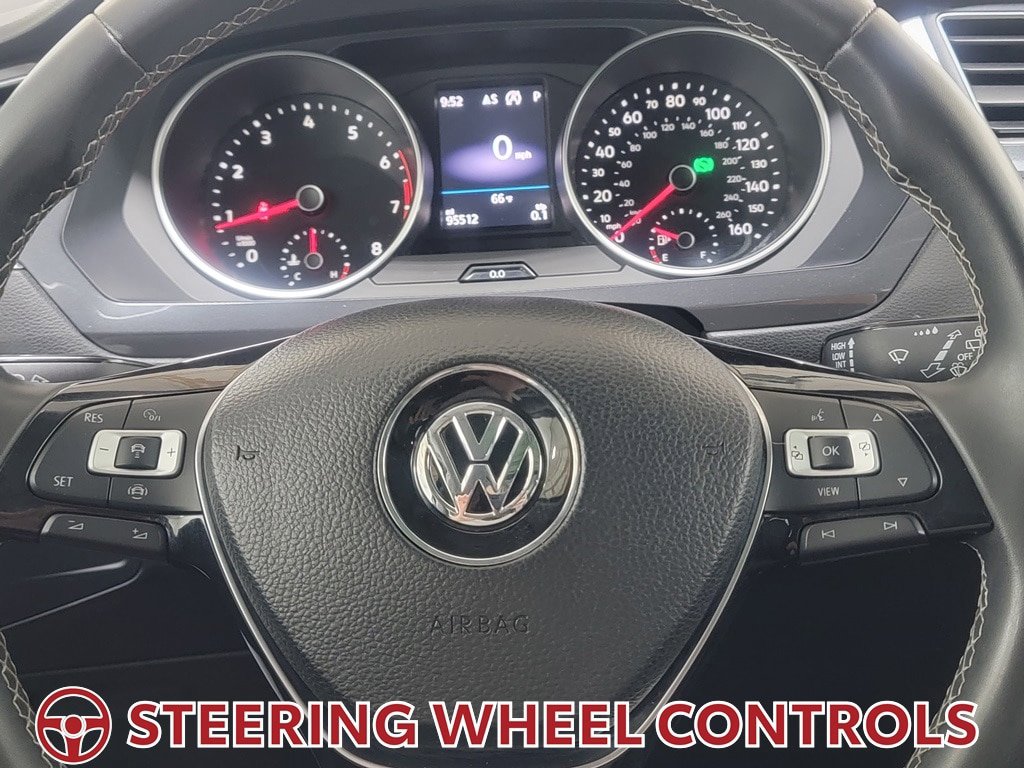 Used 2021 Volkswagen Tiguan SE w/ Panoramic Sunroof Package FWD image 19