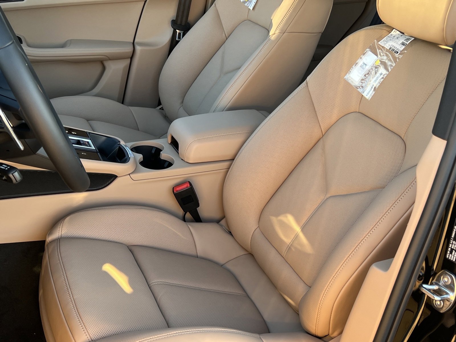 New 2026 Porsche Macan image 5