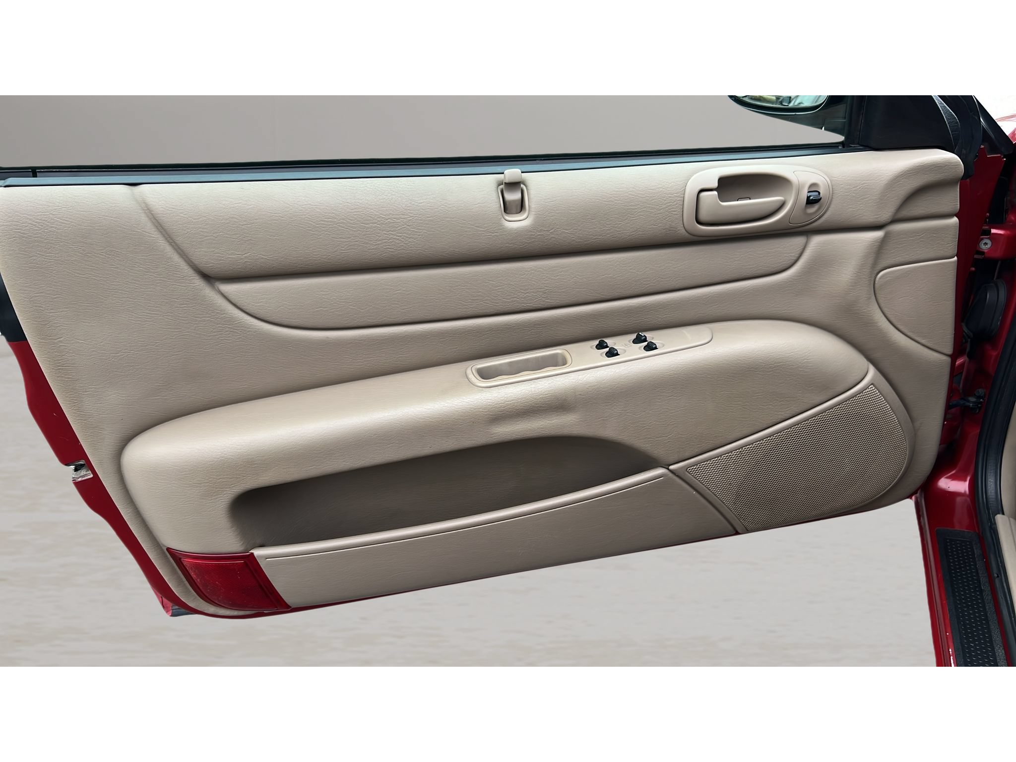 Used 2002 Chrysler Sebring GTC FWD image 25