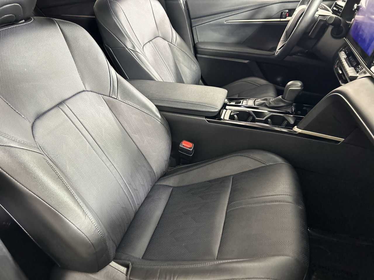 Used 2025 Toyota Camry XSE FWD image 26