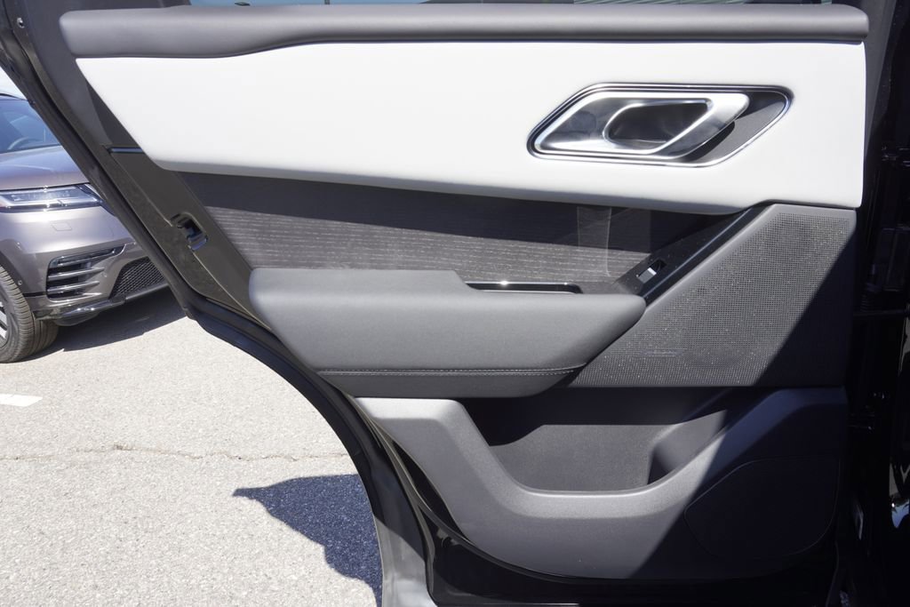 New 2026 Land Rover Range Rover Velar Dynamic SE image 28