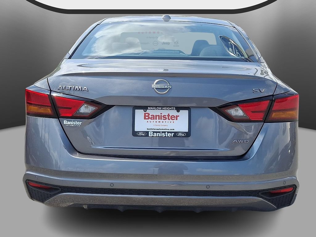 Used 2024 Nissan Altima 2.5 SV AWD/4WD image 5