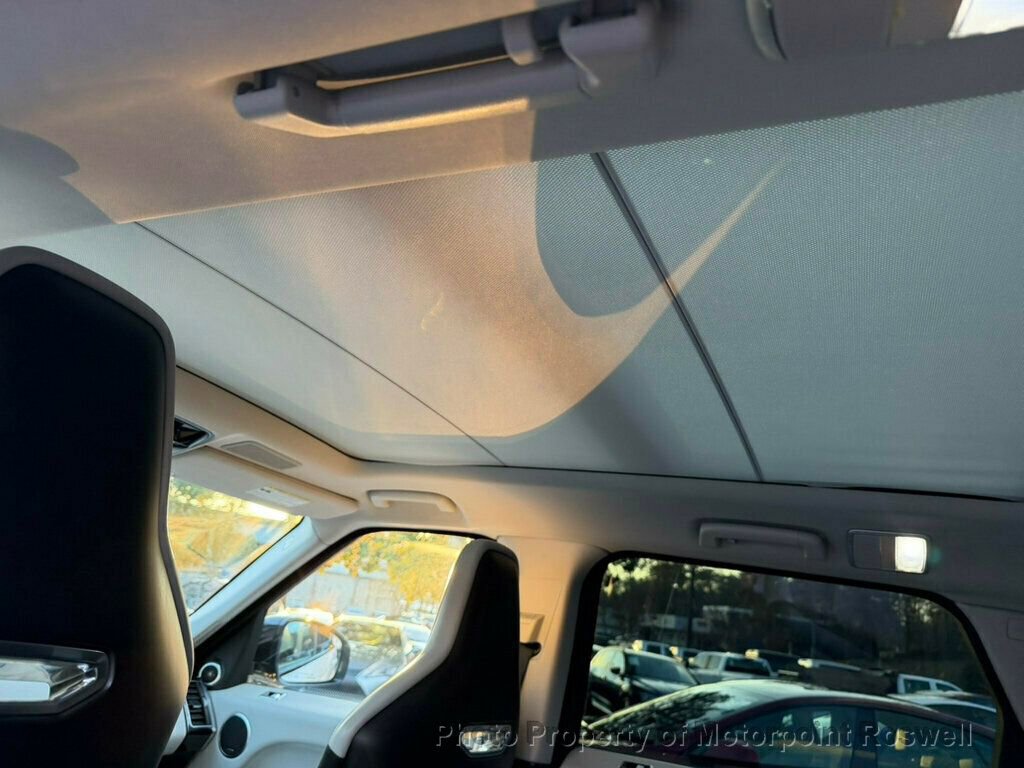 Used 2020 Land Rover Range Rover Sport SVR image 11