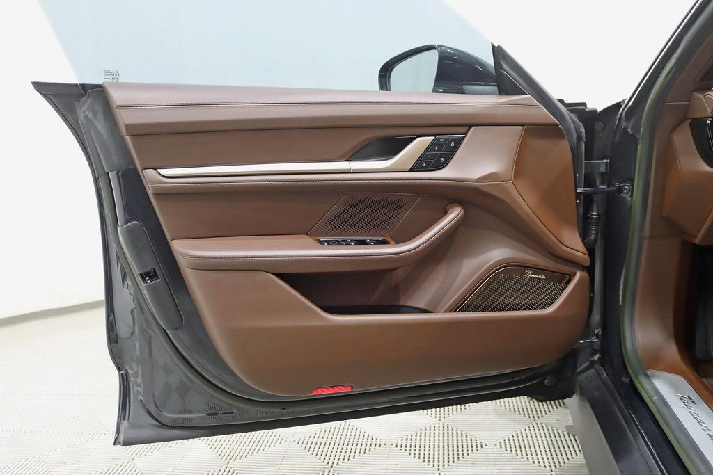 Used 2022 Porsche Taycan 4S image 36