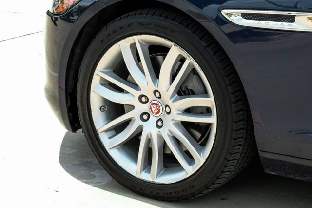 Used 2016 Jaguar XF Prestige RWD image 62