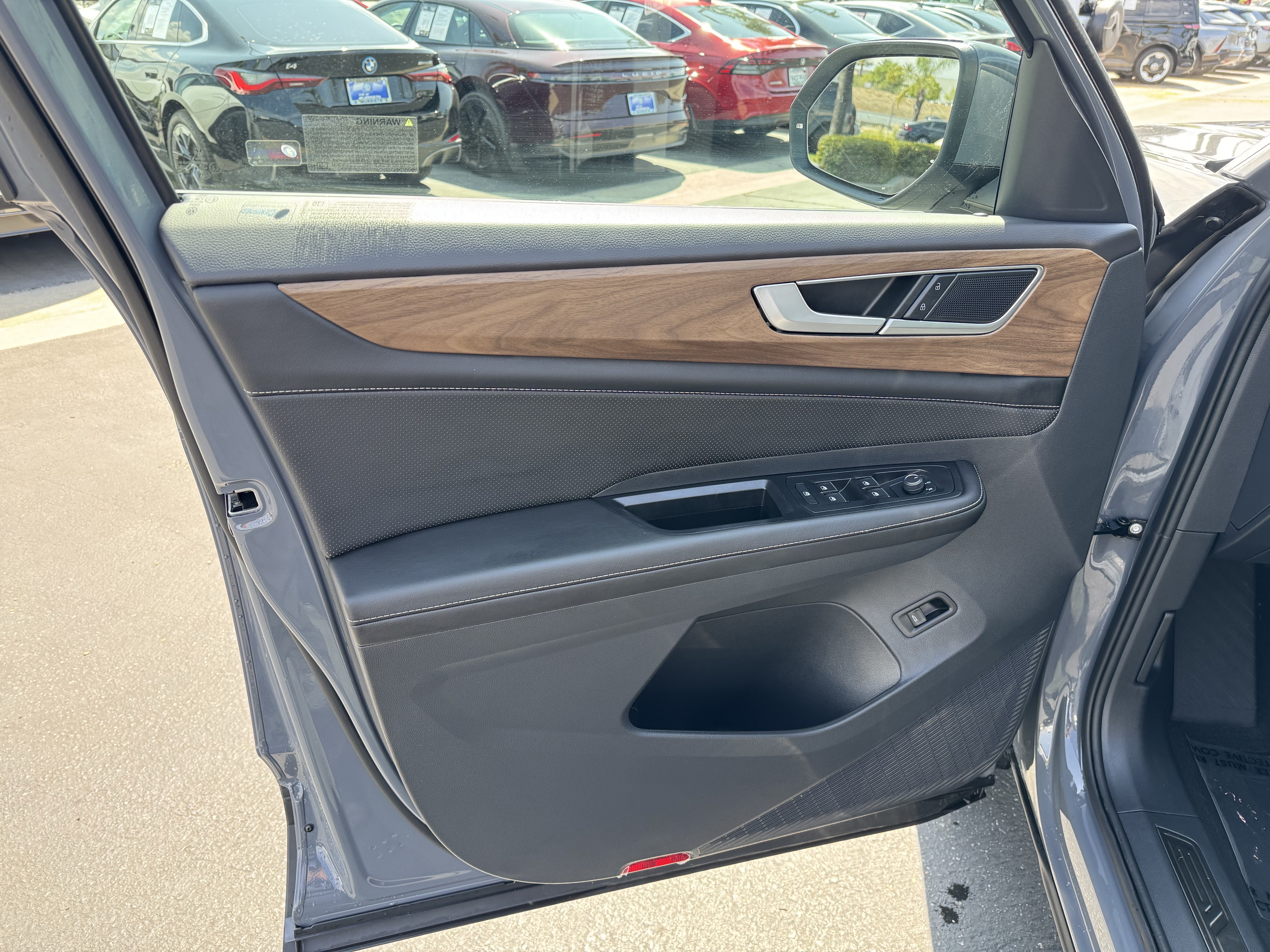 Used 2026 Volkswagen Atlas SE FWD image 12