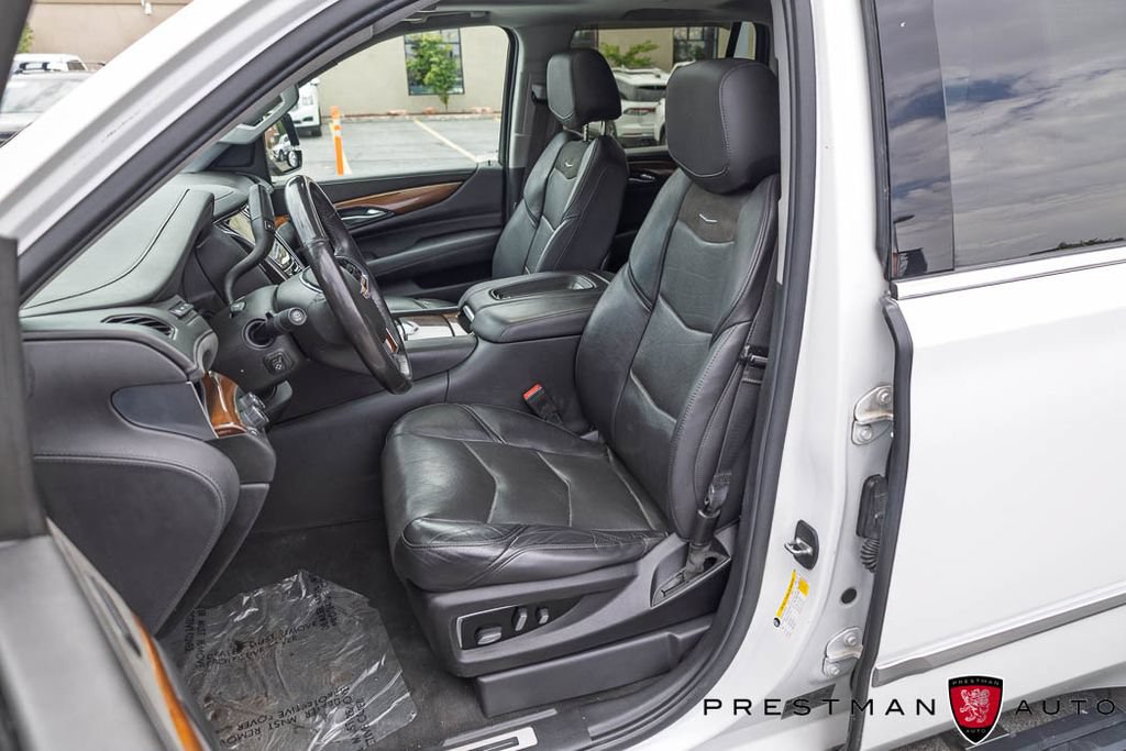 Used 2020 Cadillac Escalade Premium Luxury AWD/4WD image 26