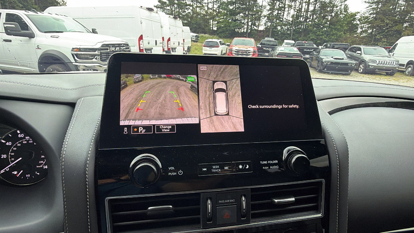 Used 2024 INFINITI QX80 Sensory AWD/4WD image 36