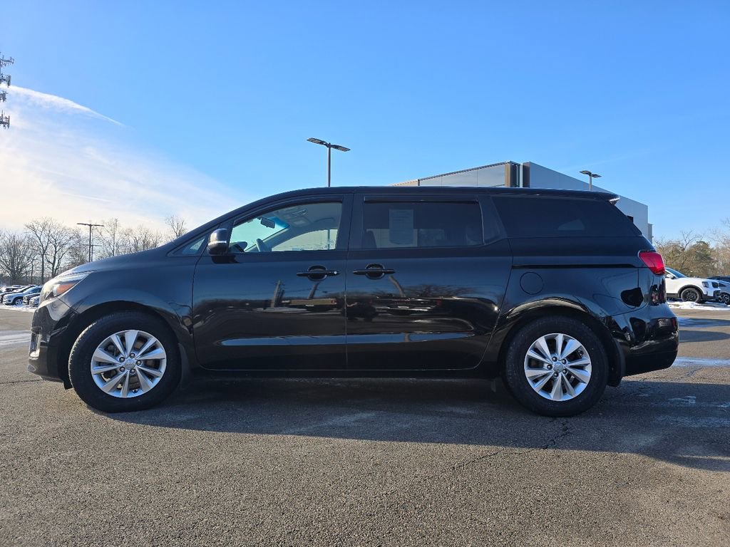 Used 2018 Kia Sedona LX image 11
