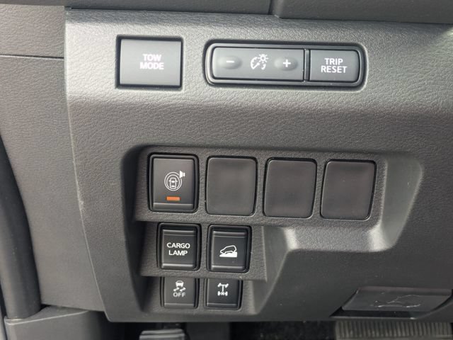 Used 2025 Nissan Frontier PRO-4X AWD/4WD image 15