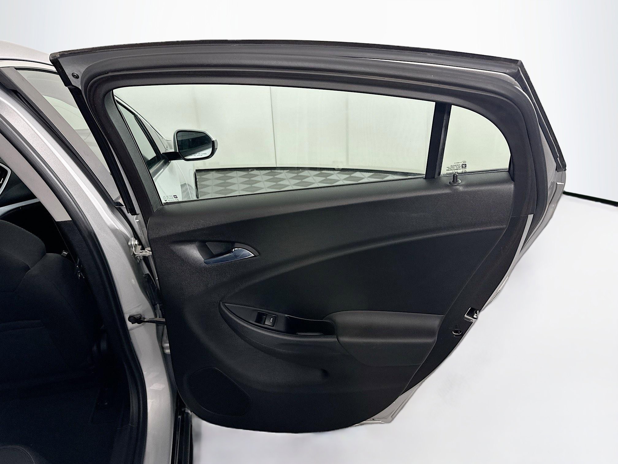 Used 2018 Chevrolet Volt LT image 27