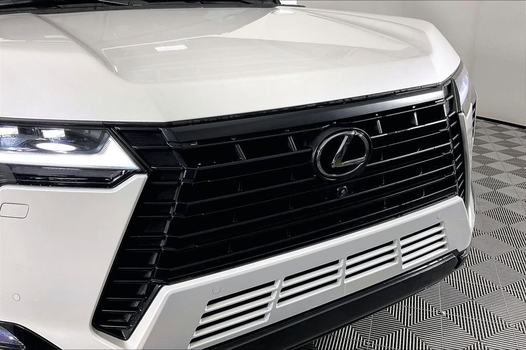 Used 2025 Lexus GX 550 w/ Accessory Package (2T) image 37