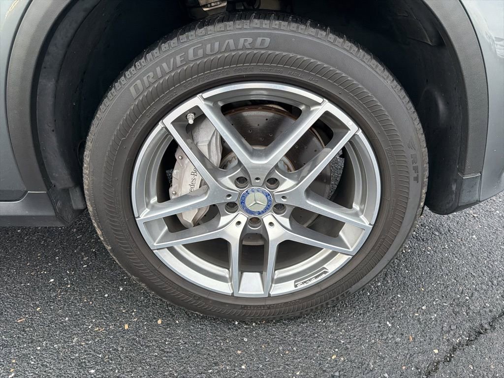 Used 2017 Mercedes-Benz GLC 300 4MATIC image 12