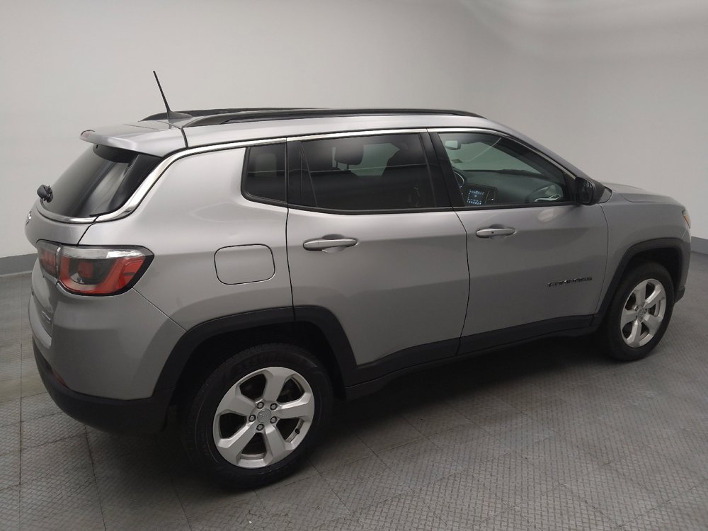 Used 2019 Jeep Compass Latitude w/ Popular Equipment Group AWD/4WD image 10
