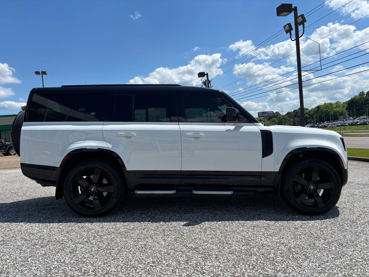 Used 2023 Land Rover Defender 130 X-Dynamic SE AWD/4WD image 6