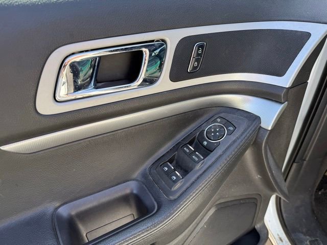 Used 2015 Ford Explorer XLT w/ Equipment Group 202B image 25