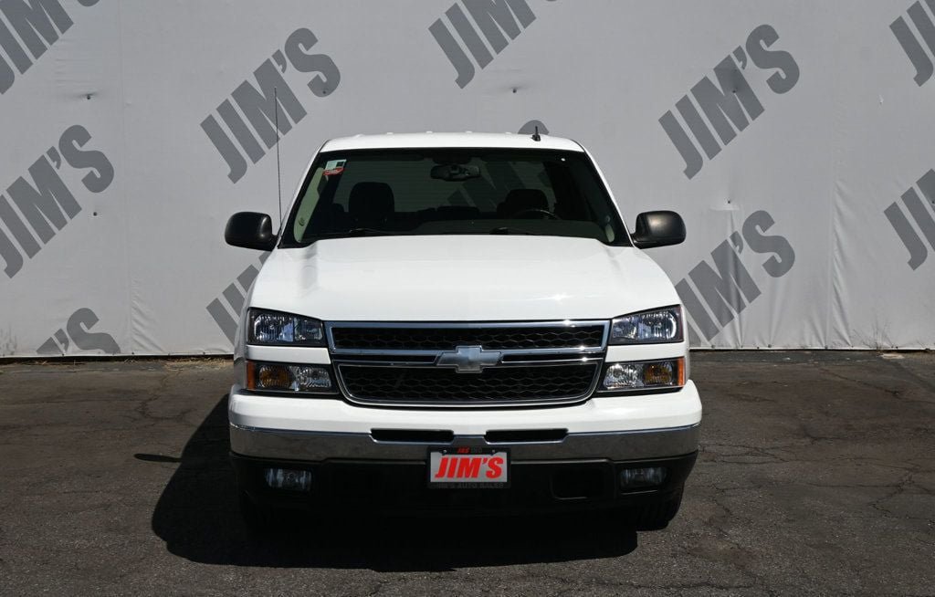 Used 2006 Chevrolet Silverado 1500 LT w/ Onstar Plus Package RWD image 2