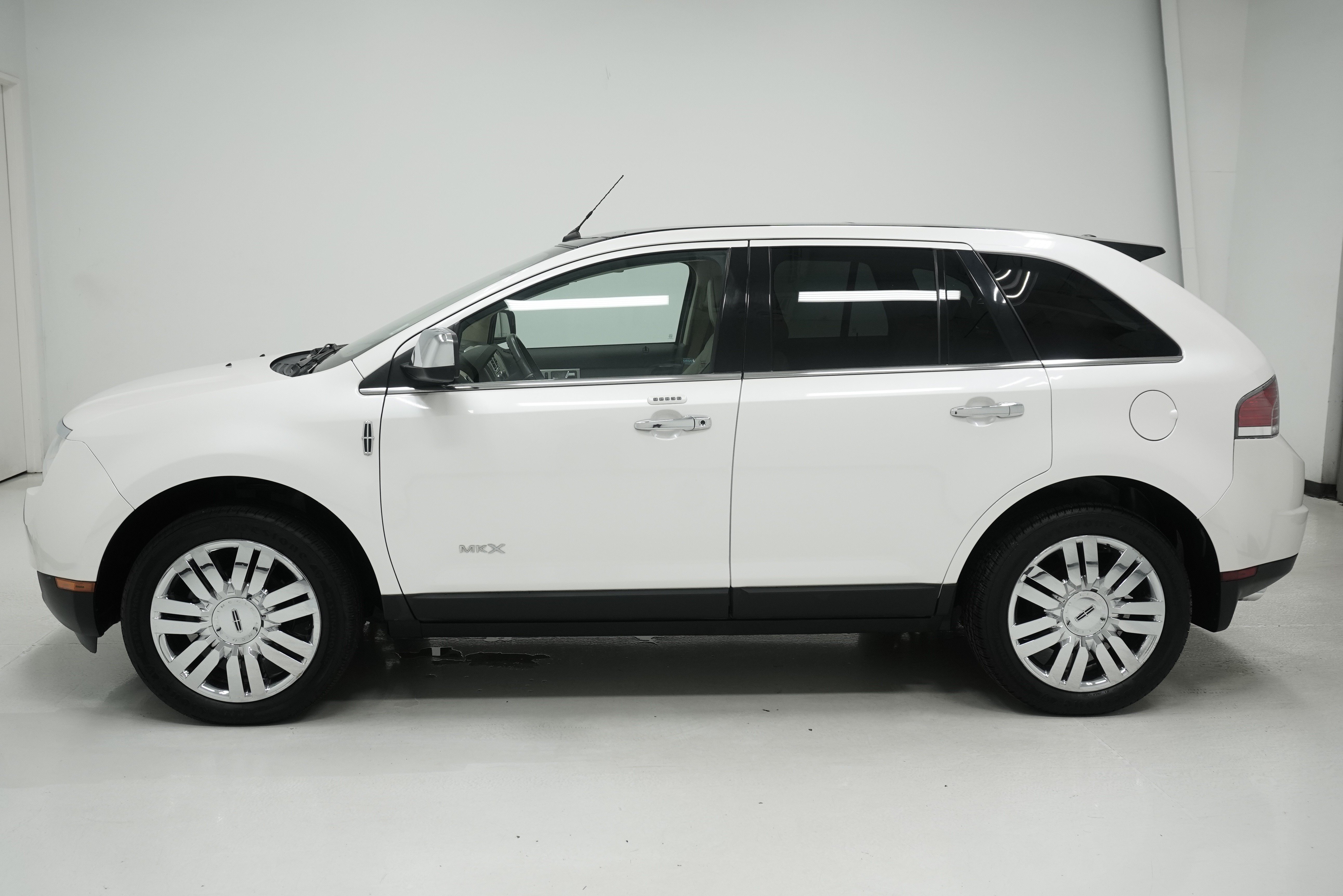 Used 2009 Lincoln MKX 2WD image 5