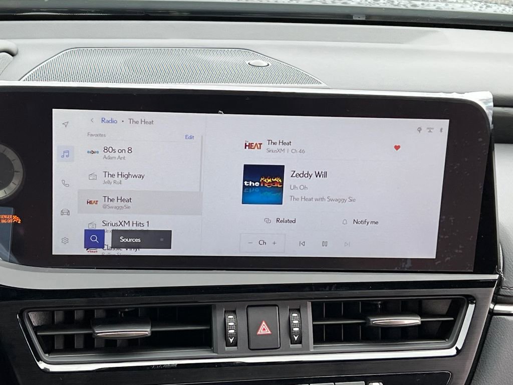 New 2025 Lexus ES 350 w/ Premium Package image 17