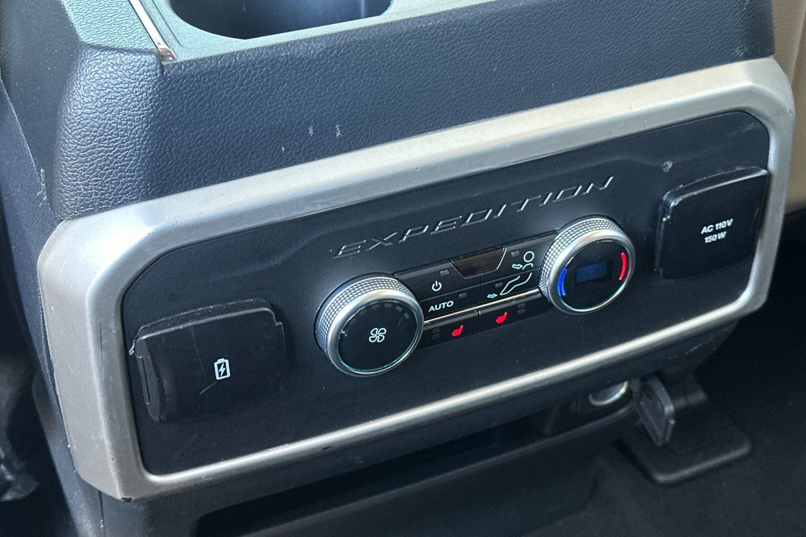 Used 2024 Ford Expedition Limited image 15